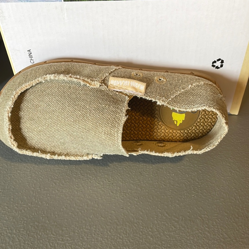 Kids shoes. 13M. Tan